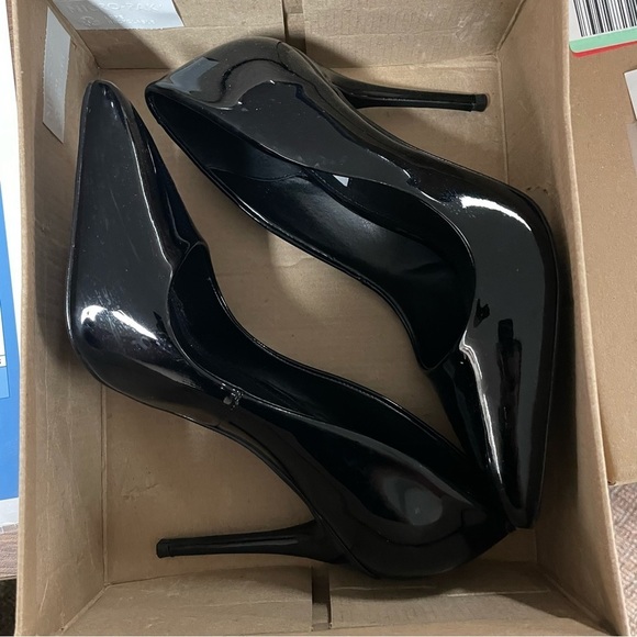 Steve Madden Women's Daisie Dress Pump, Black Patent, 7.5 - Picture 2 of 4